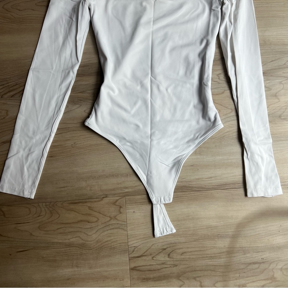 Aritzia Babaton Original Contour Squareneck White Bodysuit XS - Picture 12 of 14
